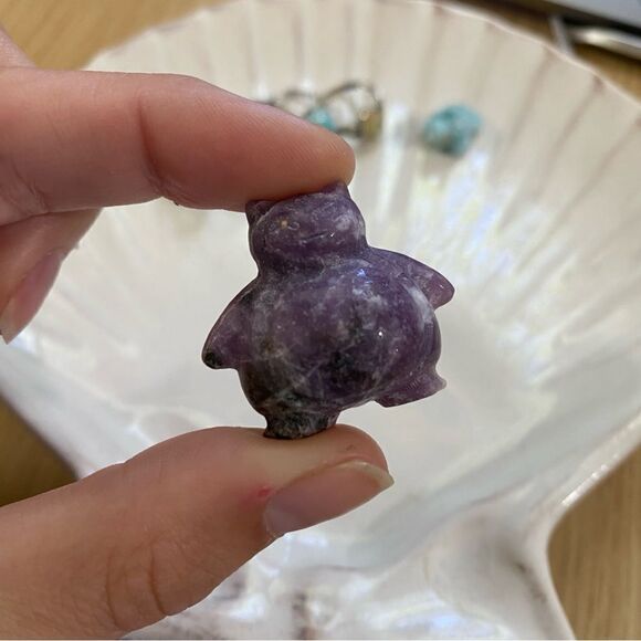 Pokémon SNORLAX crystal carving 💤 small genuine lepidolite figure - Picture 1 of 4